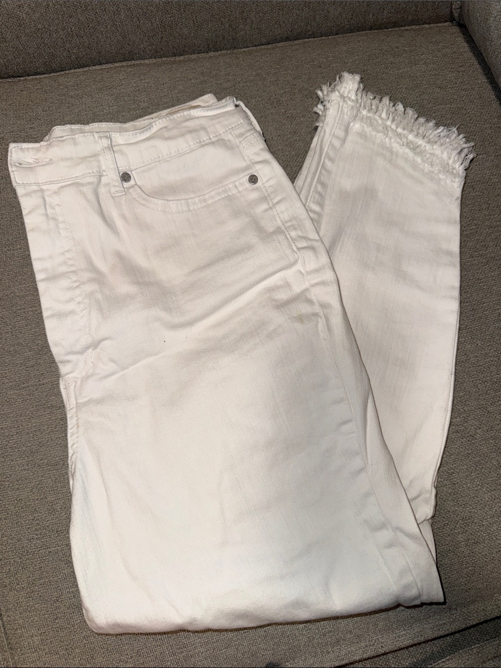 White Frayed-Hem Women’s Jeans